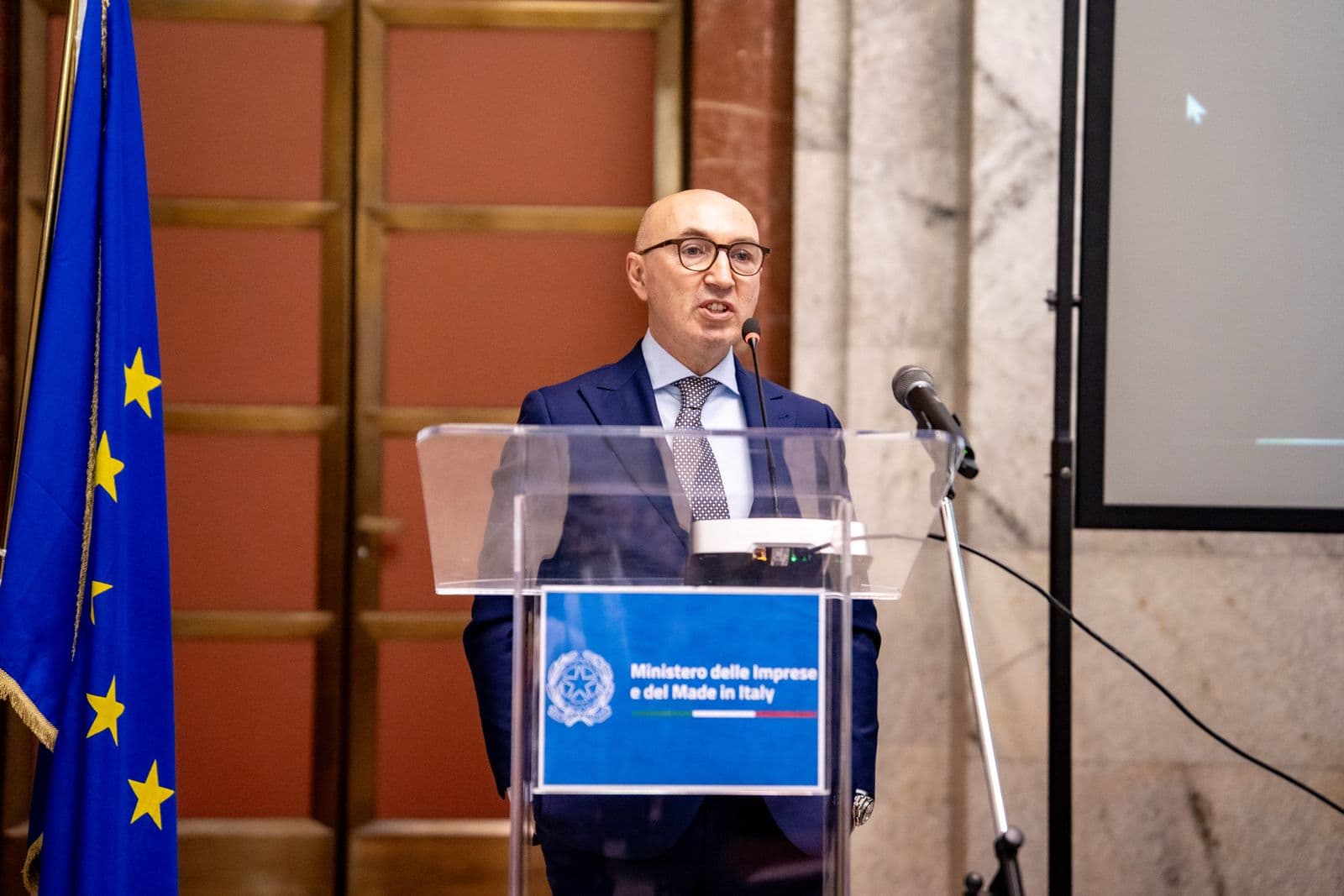 Il Ministro delle Imprese e del Made in Italy Adolfo Urso interviene all'incontro.
